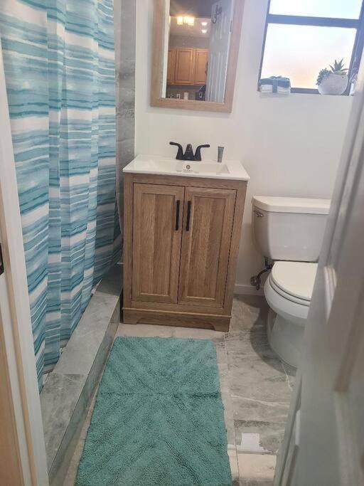 1 Bedroom In Historic District Min From Downtown/beach Apartment