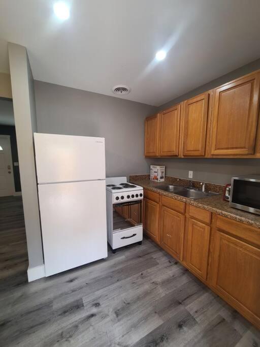 Apartment 1 Bedroom In Historic District Min From Downtown/beach *