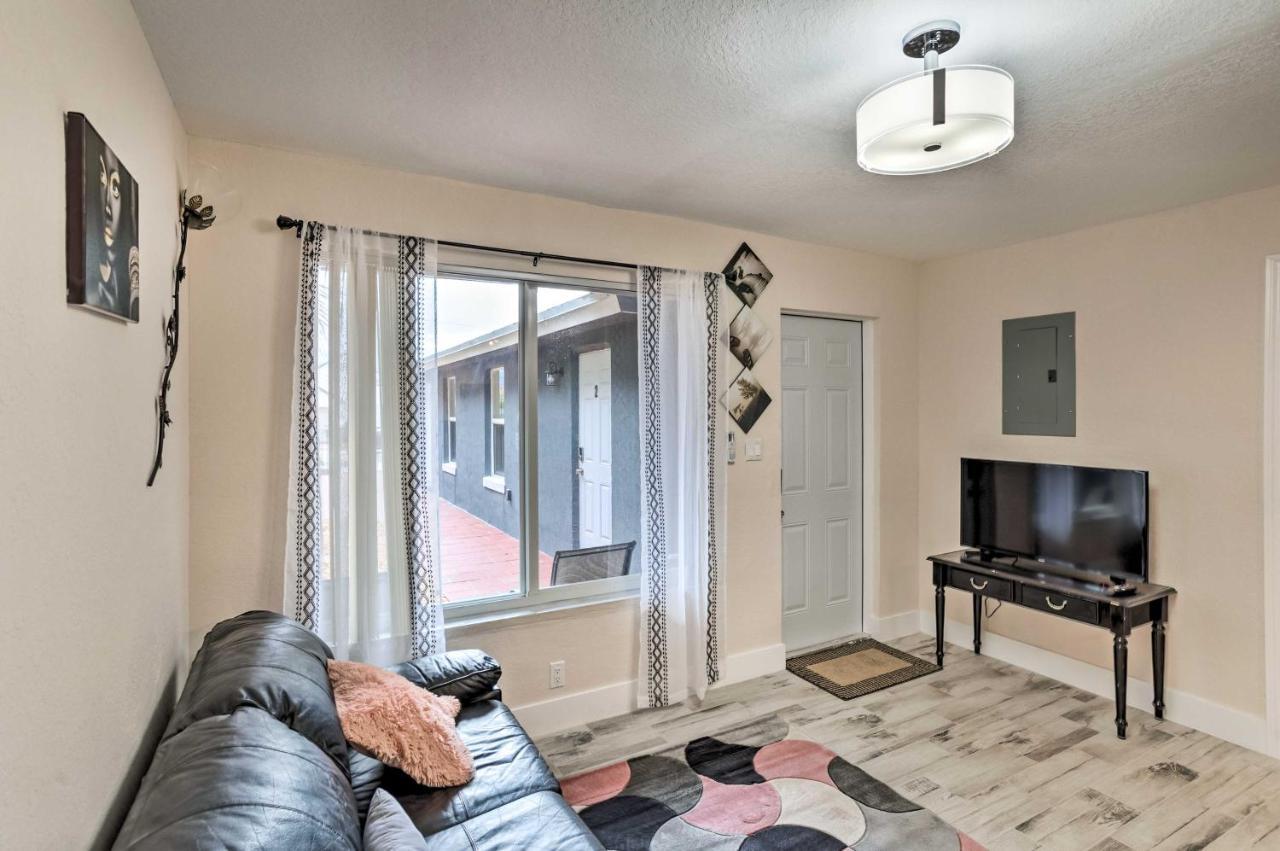 Apartment Ideally Located West Palm Apartment! West Palm Beach