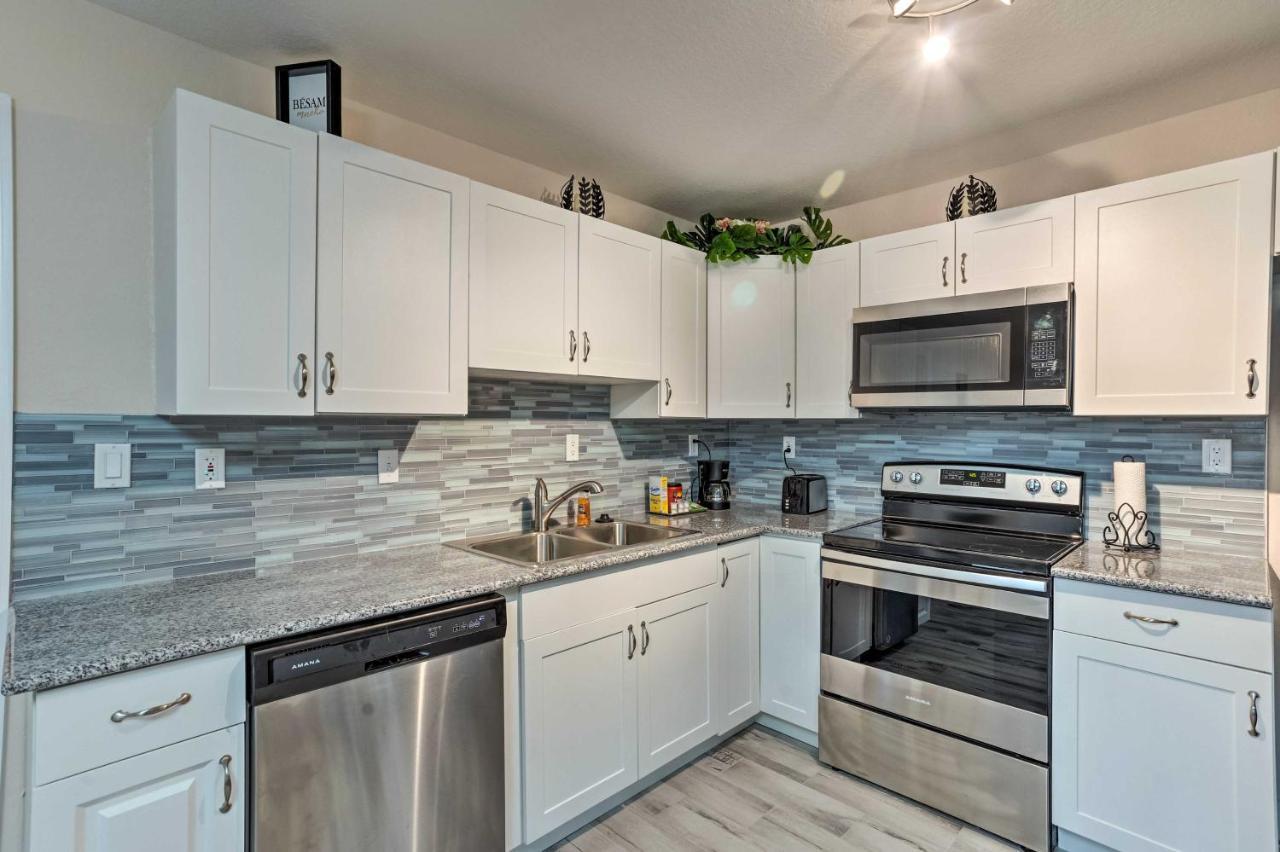 Apartment Ideally Located West Palm Apartment! West Palm Beach