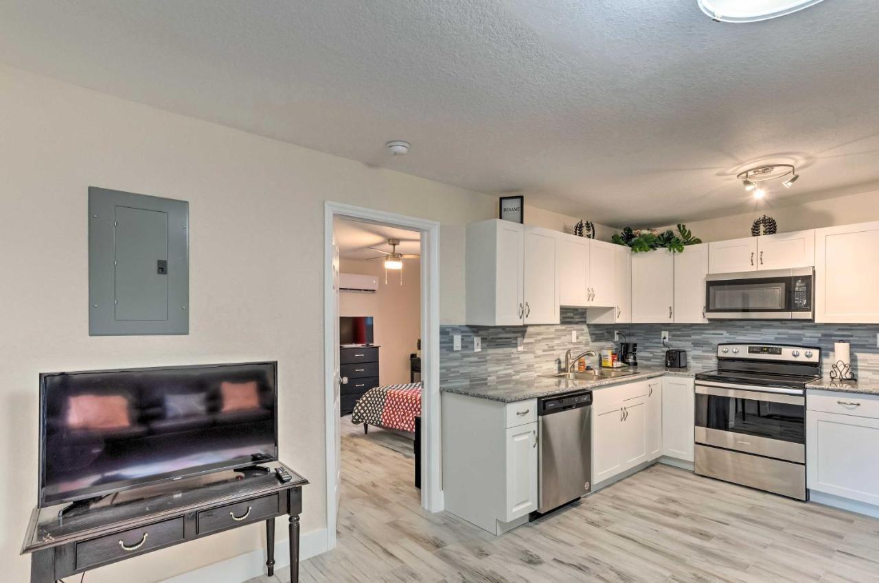 Ideally Located West Palm Apartment! West Palm Beach