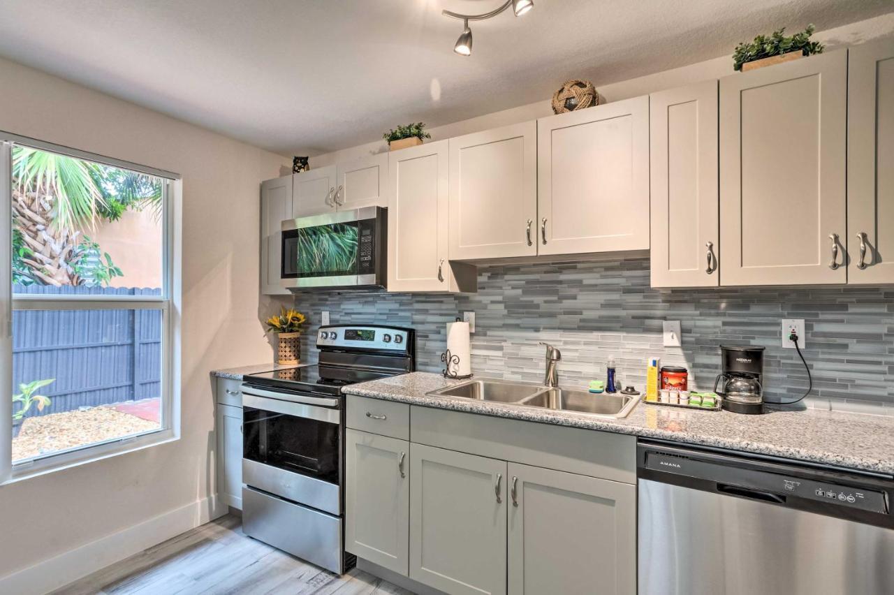 Apartment Inviting Less Than 2 Mi To Riviera Beach! *