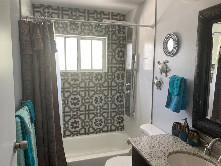Apartment Private Townhouse With Courtyard And Covered Patio *