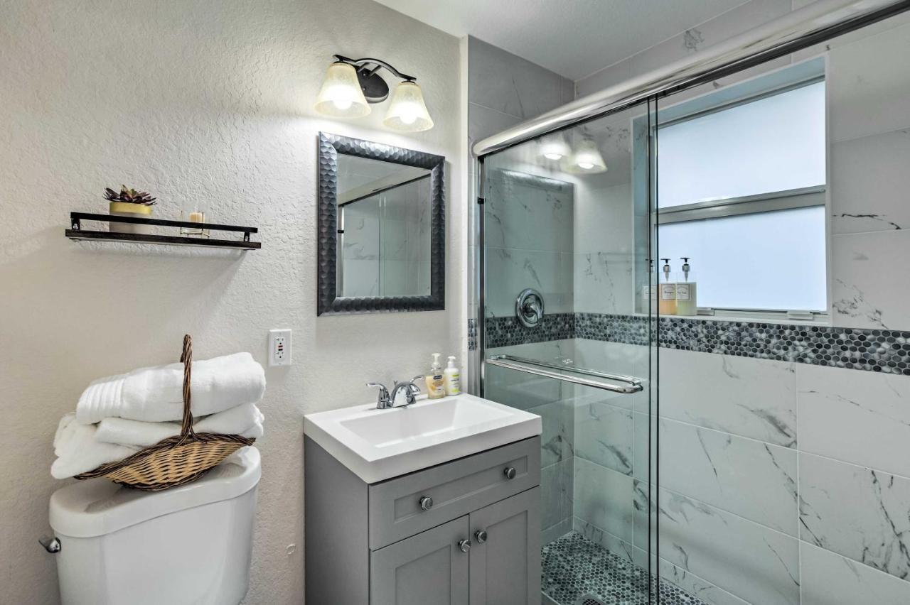 Inviting Less Than 2 Mi To Riviera Beach! Apartment *