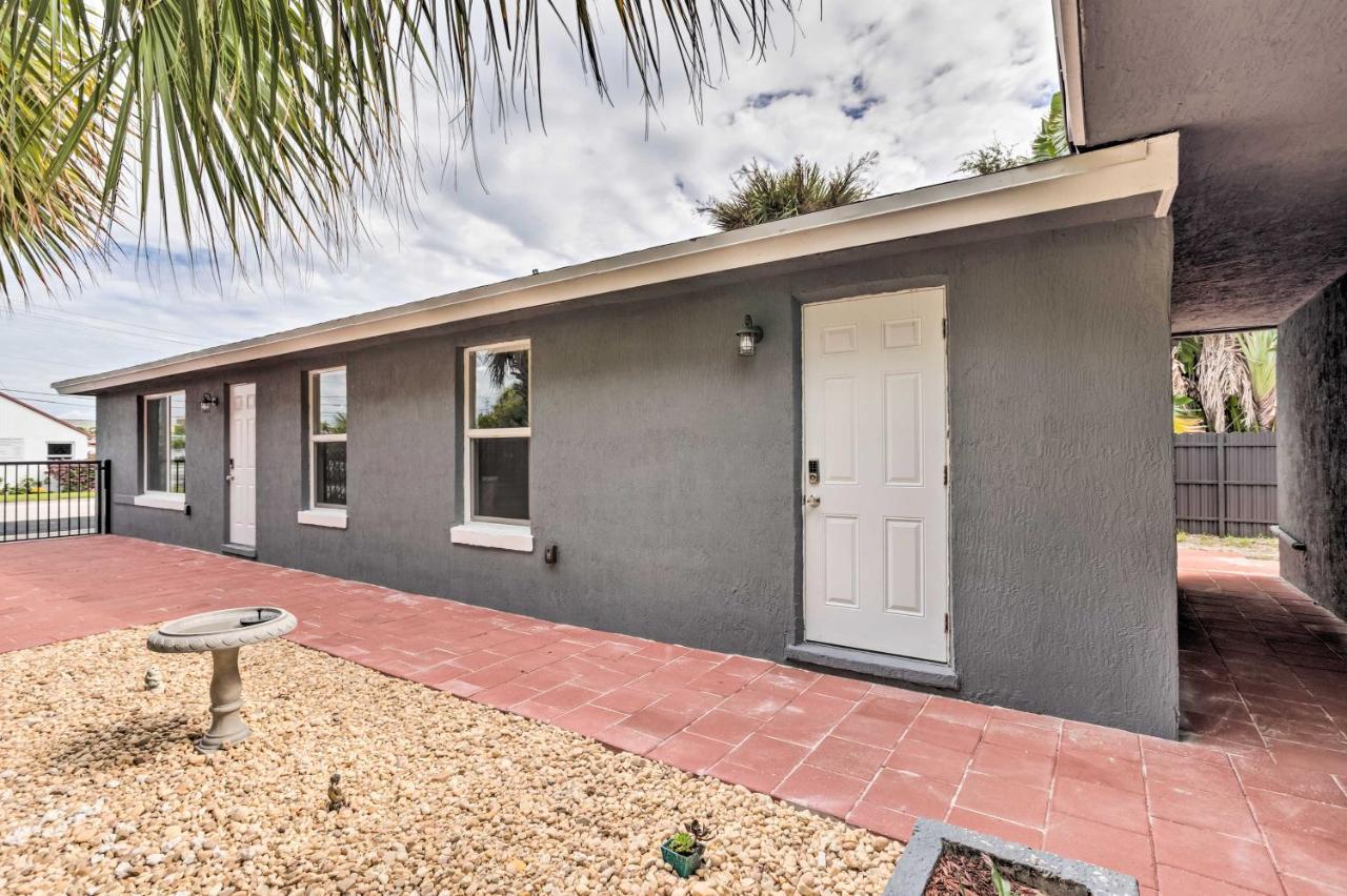 Ideally Located West Palm Apartment!