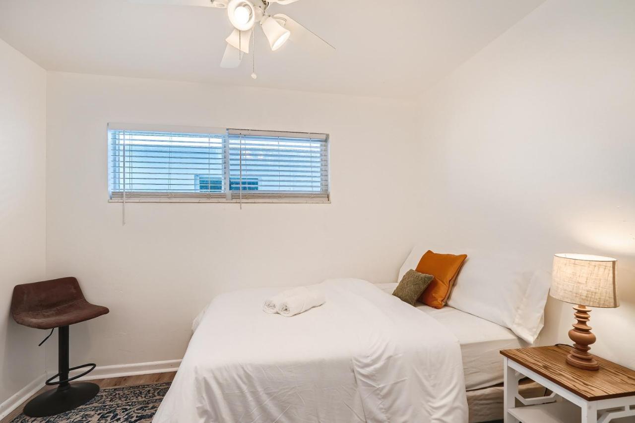 Apartment Tropical Retreat ** 2 Bedroom ** Singer Island *