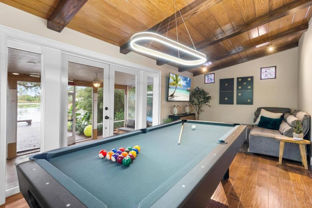 Tropical Oasis Located Near With Pool And Hot Tub *