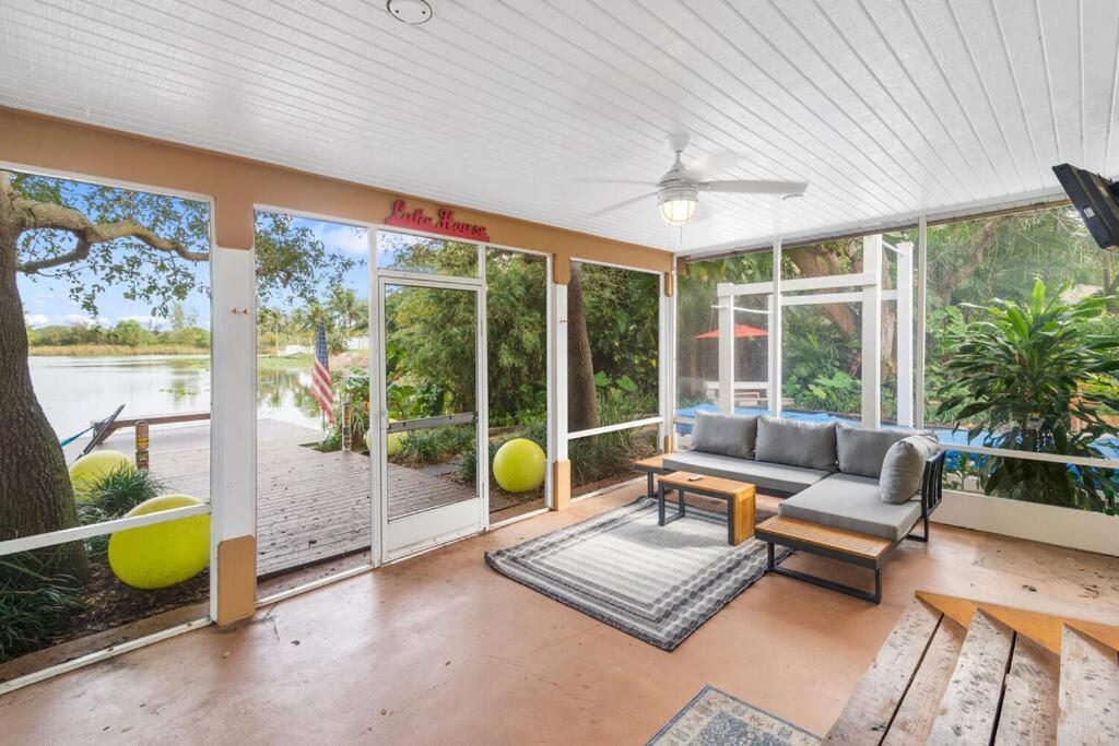 Tropical Oasis Located Near With Pool And Hot Tub * West Palm Beach