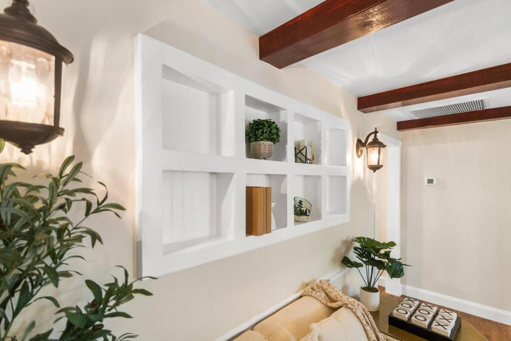 Tropical Oasis Located Near With Pool And Hot Tub *