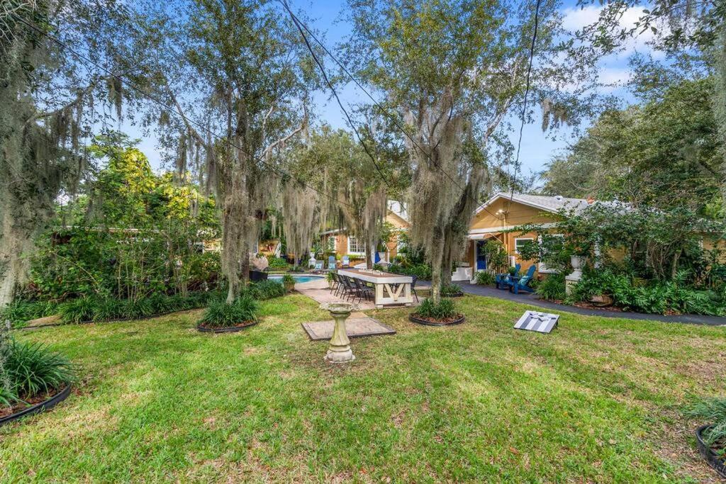 Tropical Oasis Located Near With Pool And Hot Tub *