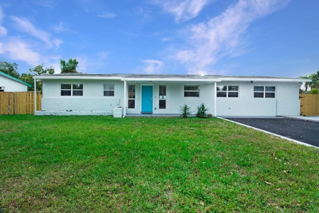 Pool Home- Paxton Holiday home West Palm Beach