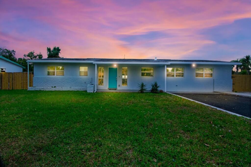 Pool Home- Paxton * West Palm Beach