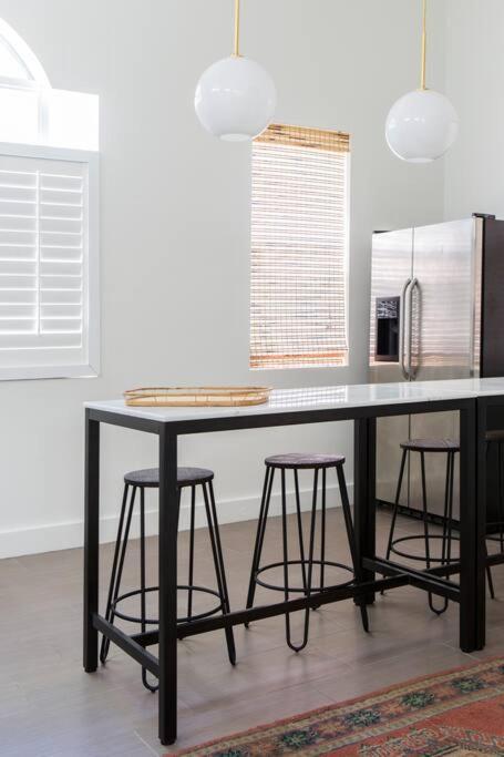 Amazing Massive Studio Close To Beach & Downtown West Palm Beach