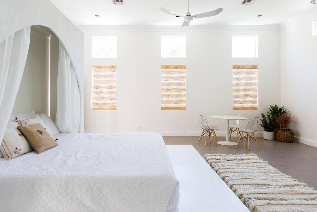 Amazing Massive Studio Close To Beach & Downtown * West Palm Beach
