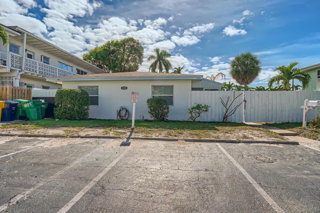 Hidden Oasis ** Stunning 2 Bedroom ** Sunset Shores * West Palm Beach