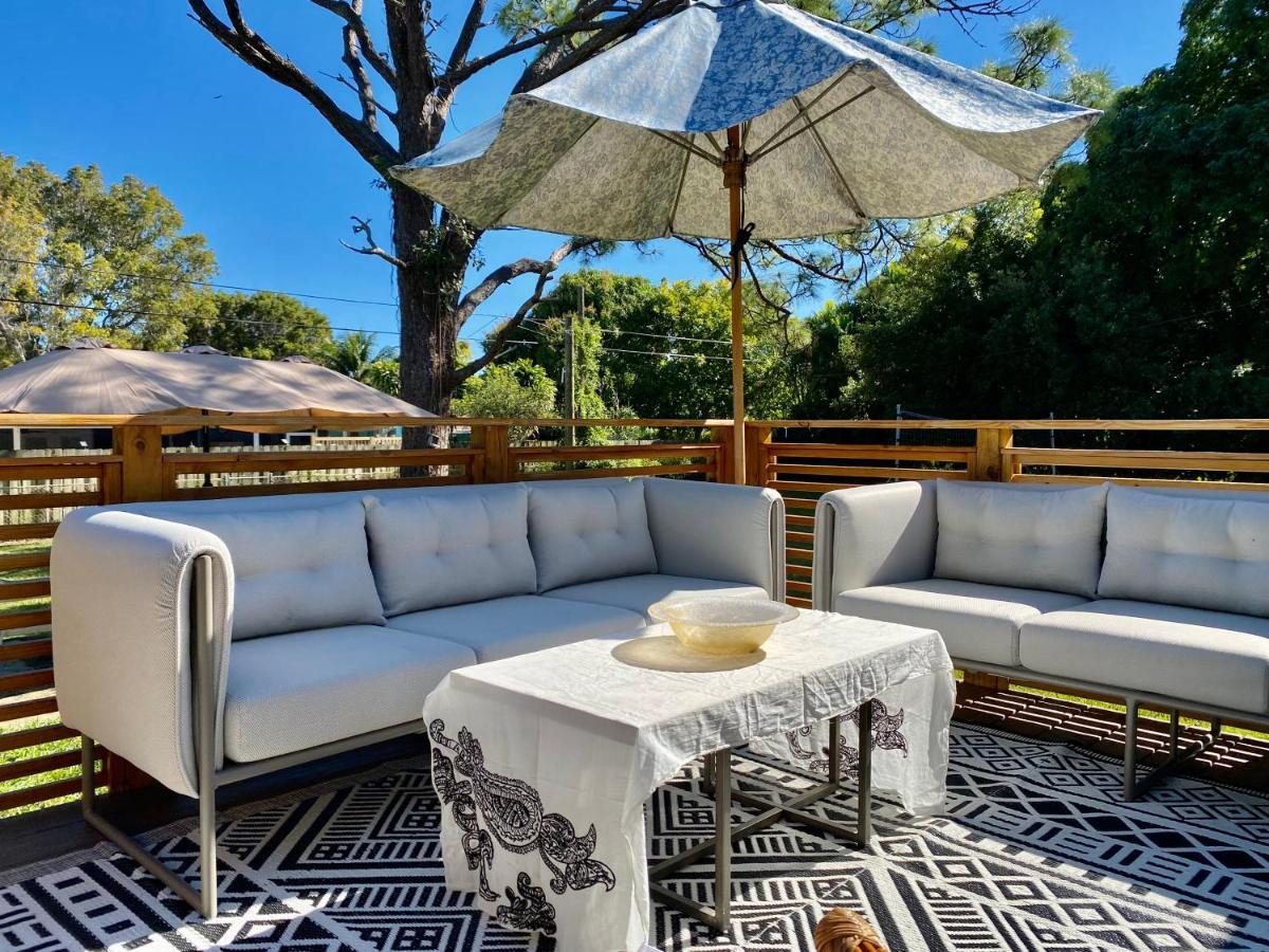 Retreat W/private Deck Guest house