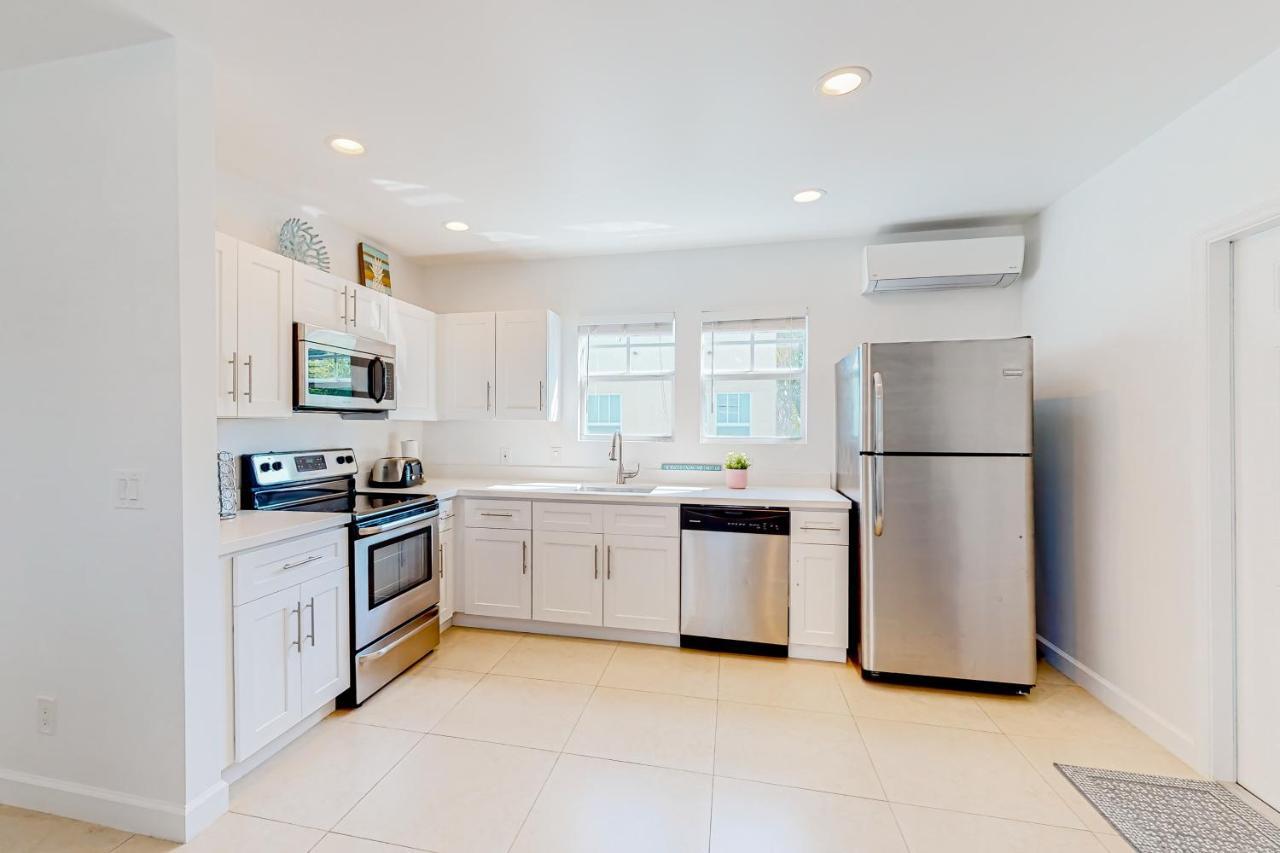 Tropical Hideway Apartment West Palm Beach
