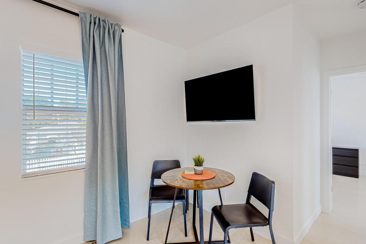 Tropical Hideway Apartment