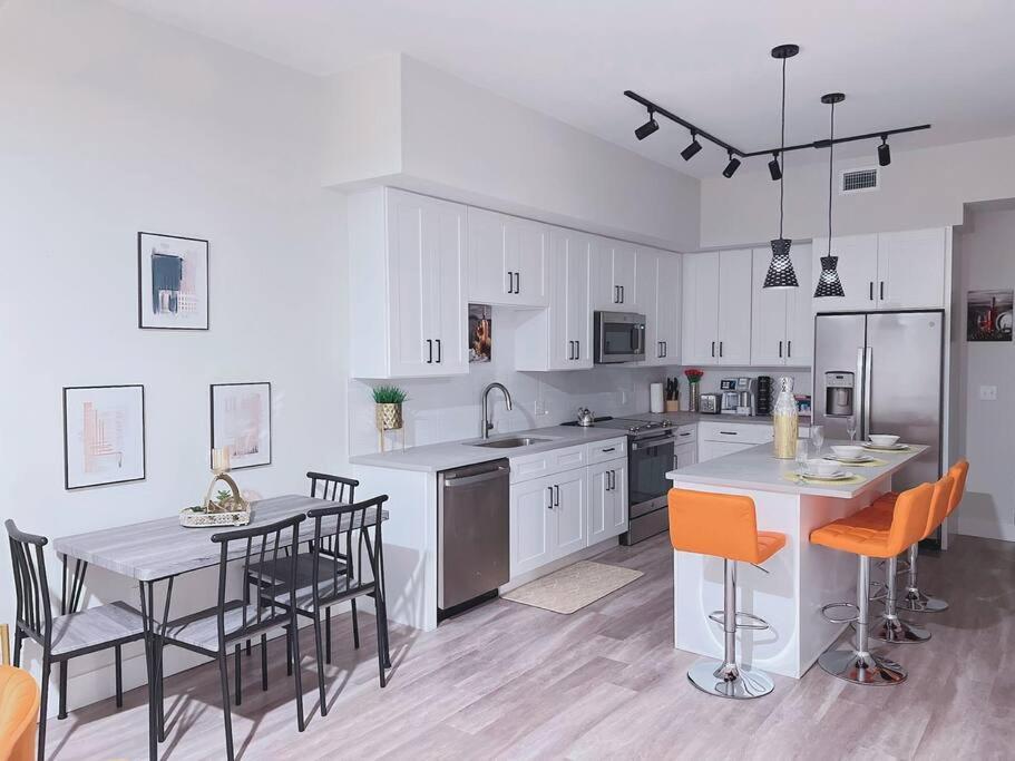 Luxe & Cozy 3beds,2rooms,ev Gym Near Beaches&downtown Wpb *