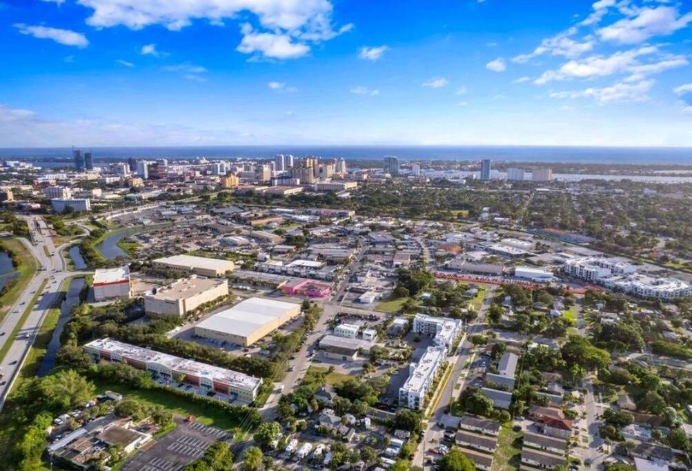 Apartment Luxe & Cozy 3beds,2rooms,ev Gym Near Beaches&downtown Wpb *
