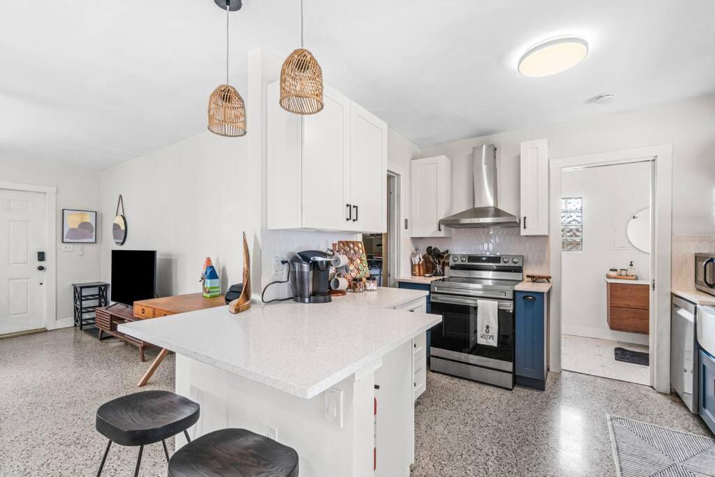 Recently Remodeled, Spacious Intracoastal *