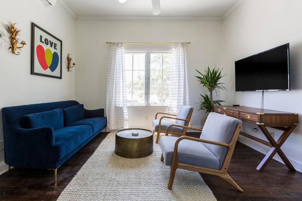 Villa Amazing Estate Close To & Downtown → Sleeps 17