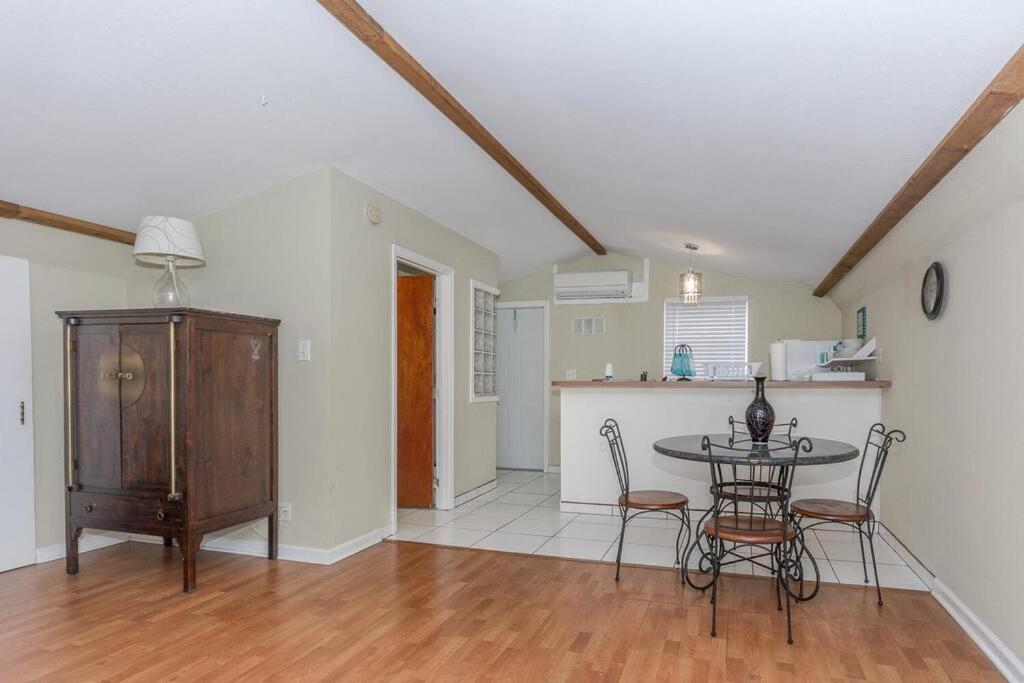 Tree-house Style Loft North Palm * West Palm Beach