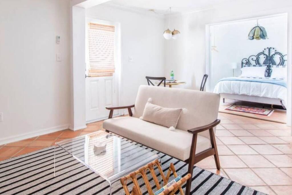Amazing Estate Close To & Downtown → Sleeps 17 Villa *