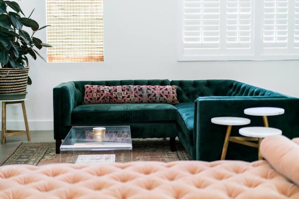Villa Amazing Estate Close To & Downtown → Sleeps 17