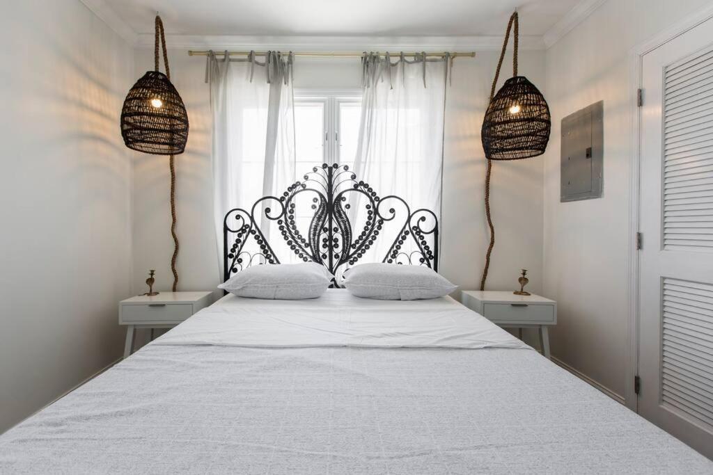Villa Amazing Estate Close To & Downtown → Sleeps 17