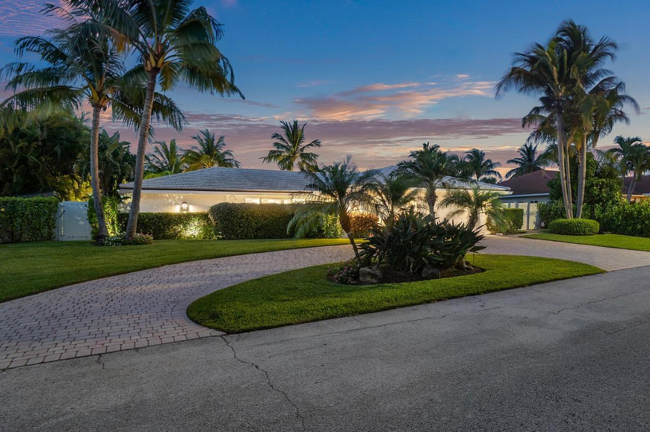 Seven Palms Waterfront, Heated Pool & Private Dock -walk To Beach! Villa