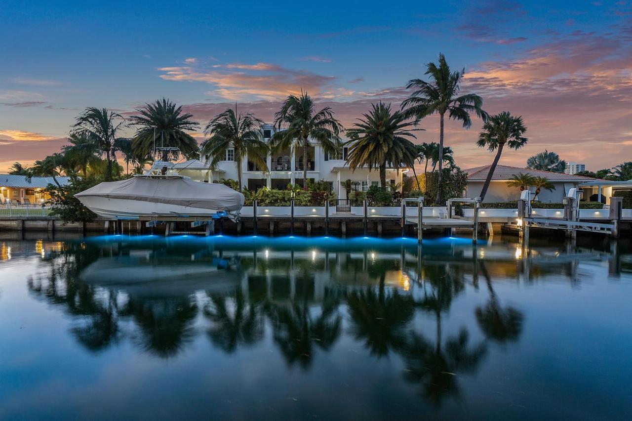 Villa Seven Palms Waterfront, Heated Pool & Private Dock -walk To Beach! West Palm Beach
