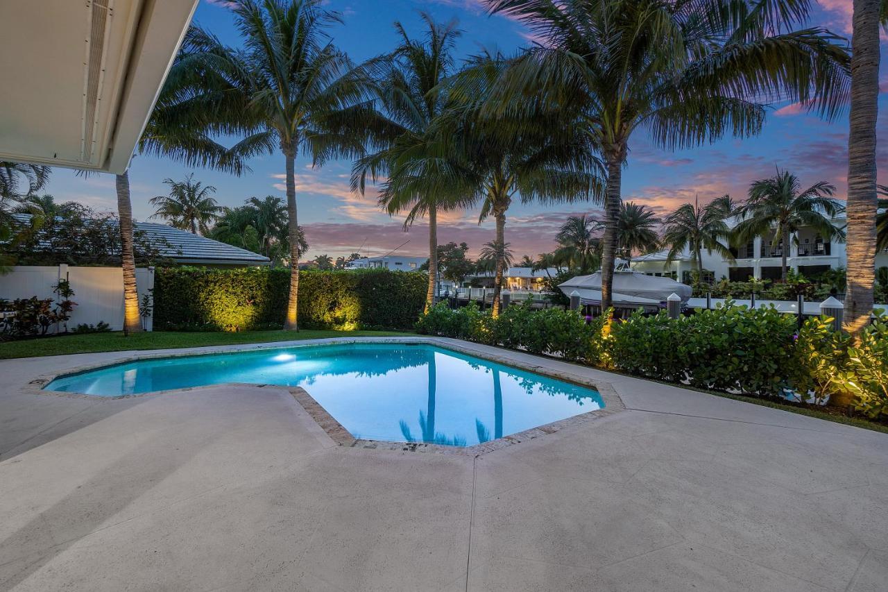 Seven Palms Waterfront, Heated Pool & Private Dock -walk To Beach! *