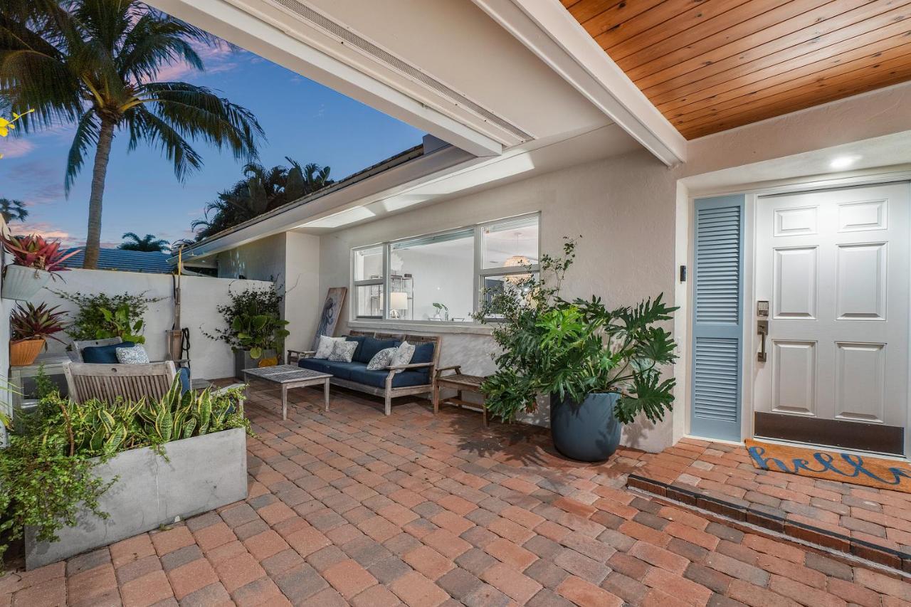 Villa Seven Palms Waterfront, Heated Pool & Private Dock -walk To Beach! West Palm Beach