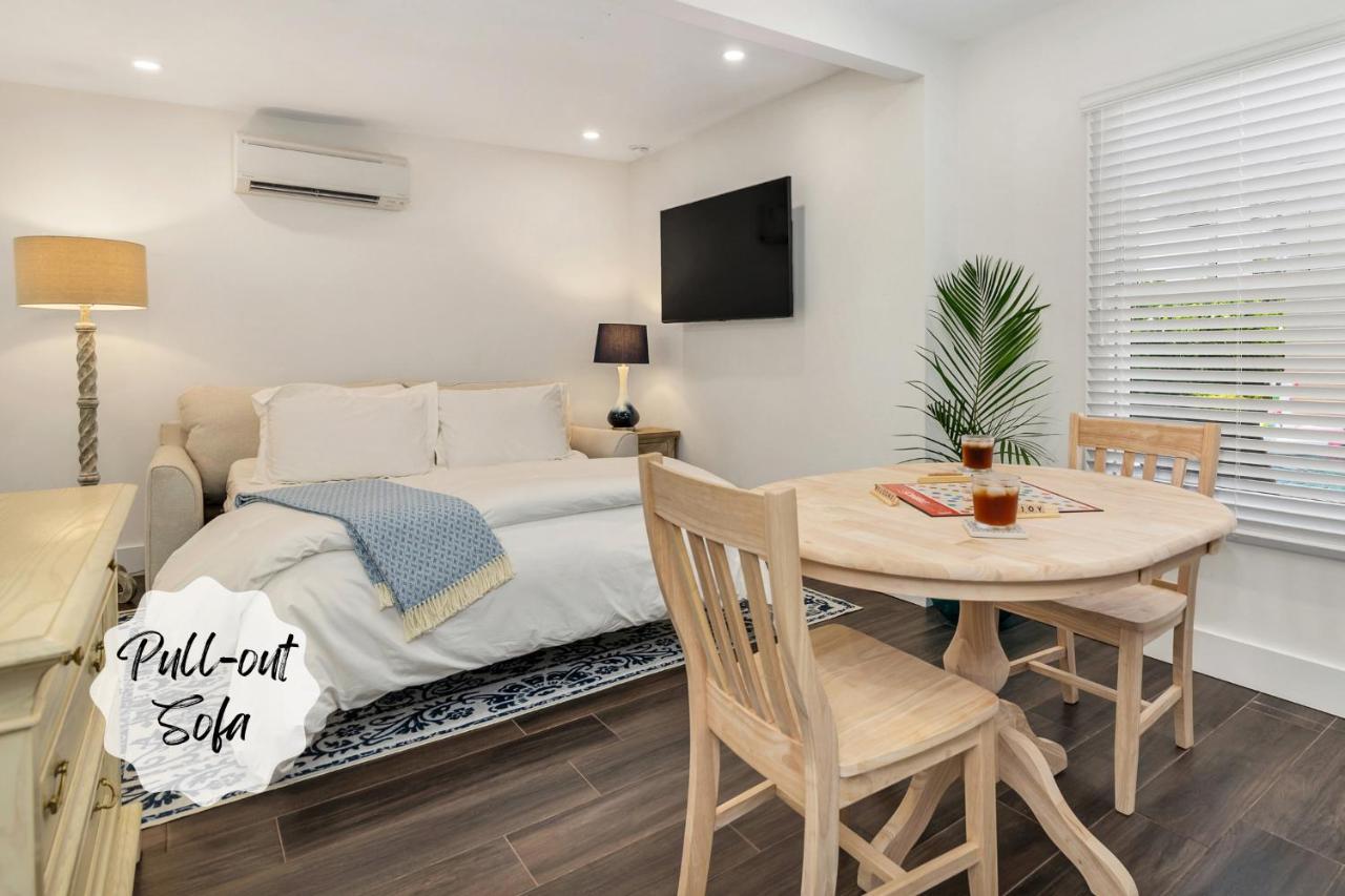 Royal Palms Estate Apartment