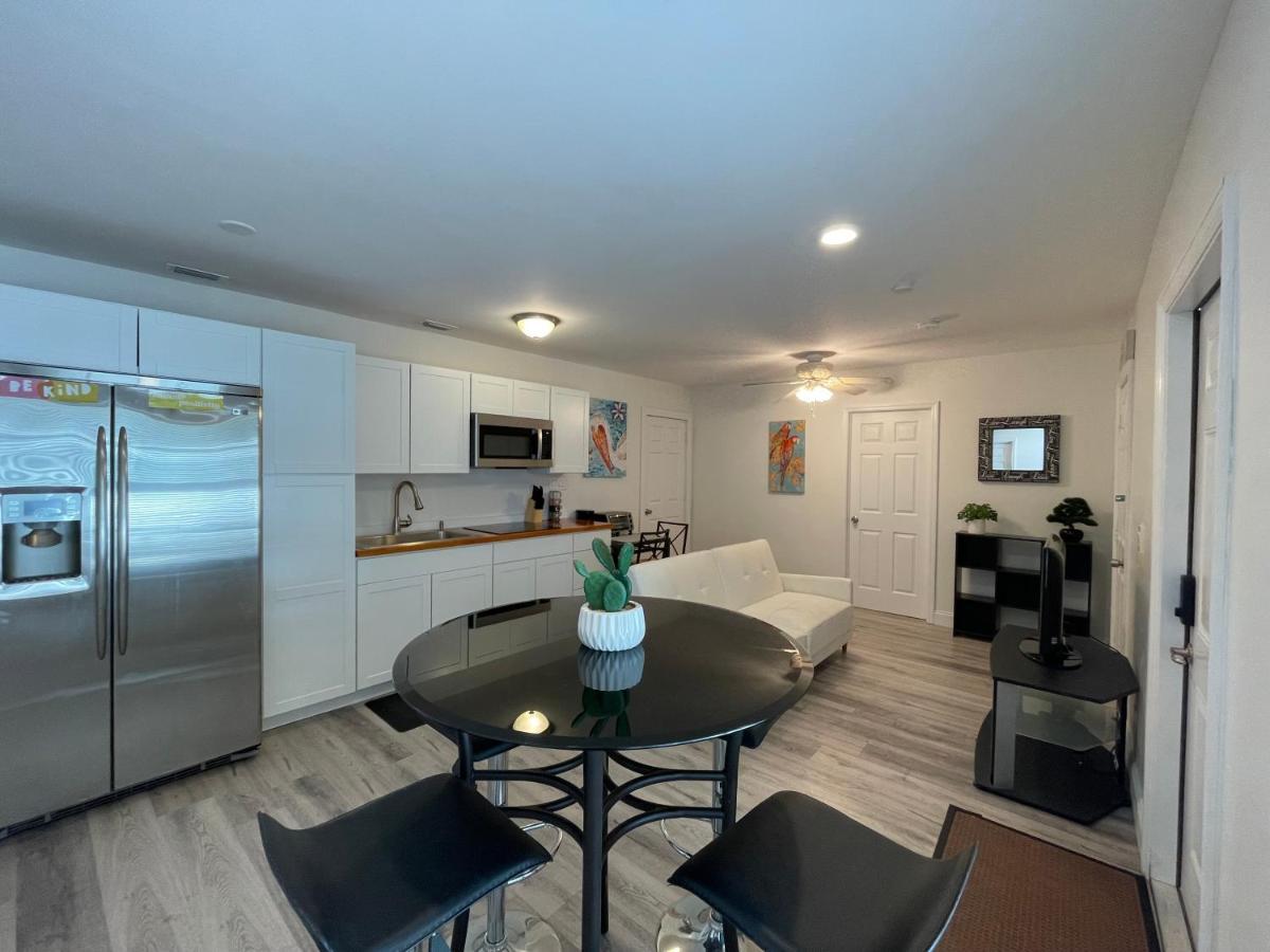 West Palm 2br Or 1br * West Palm Beach