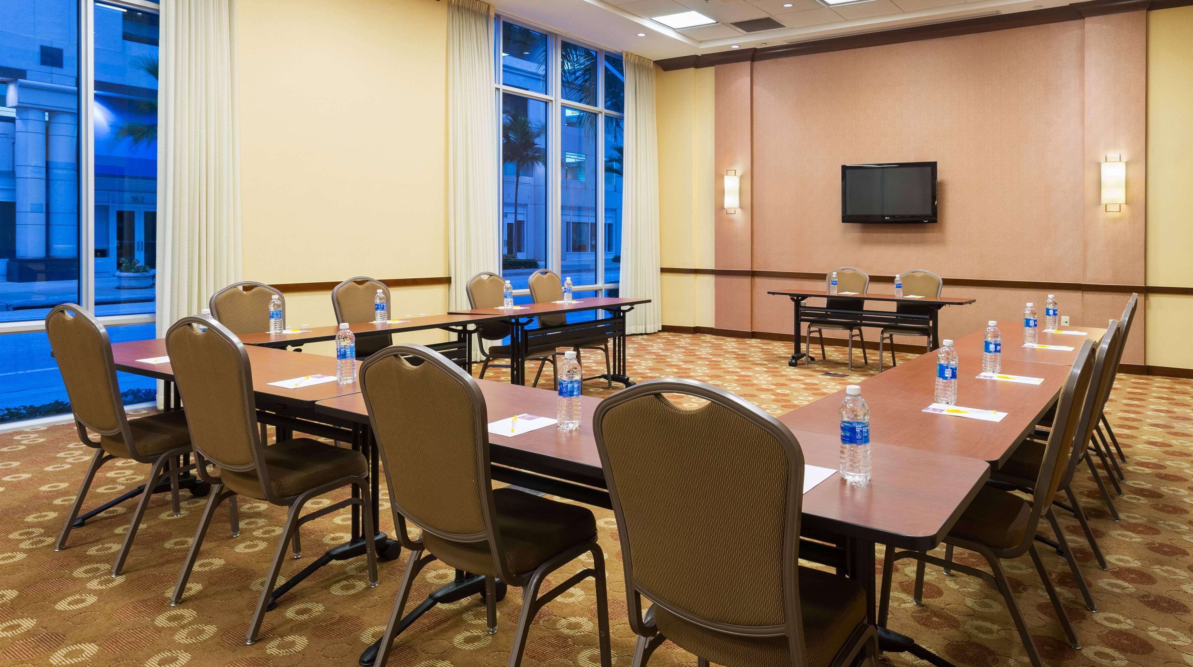 Hyatt Place West Palm 3*