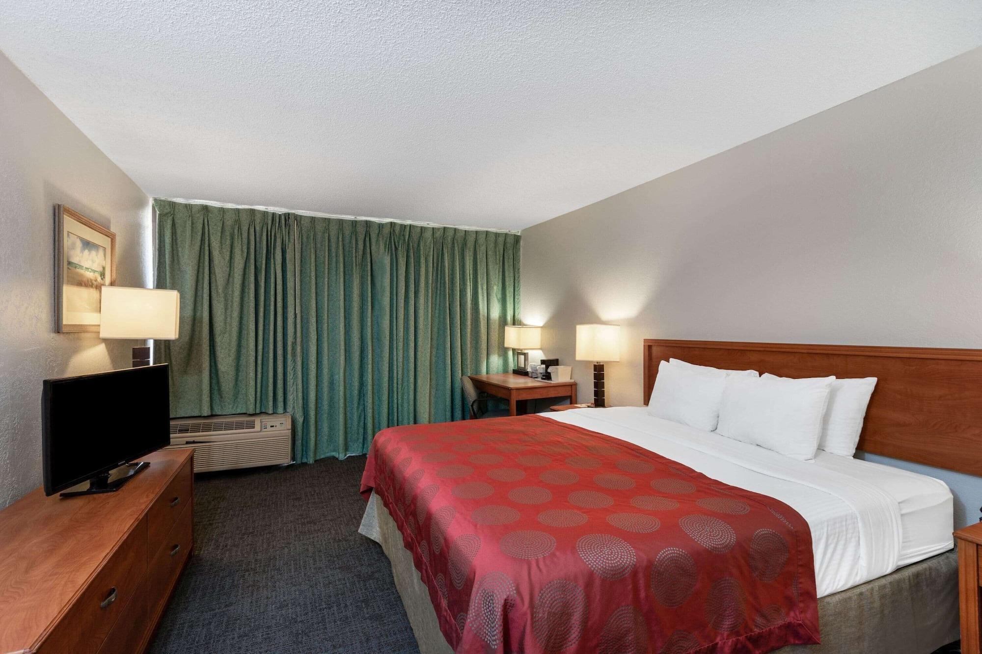 Ramada By Wyndham West Palm Airport Hotel West Palm Beach