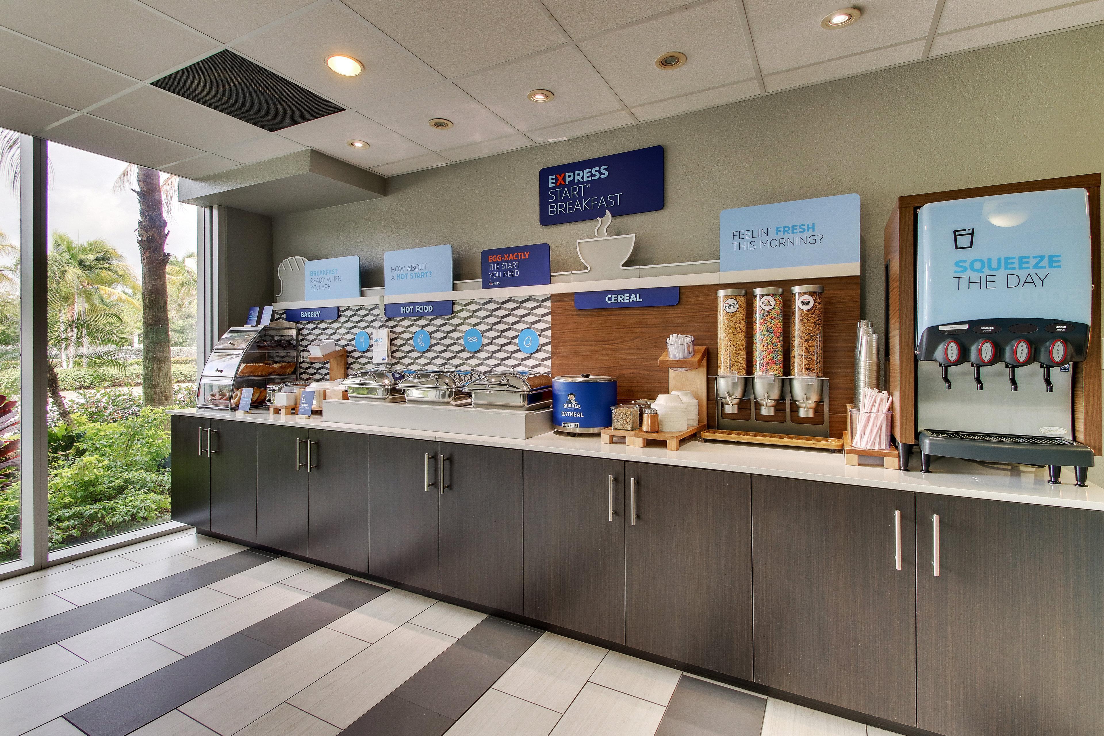 Express West Palm Metrocentre By Ihg Pensão 3*