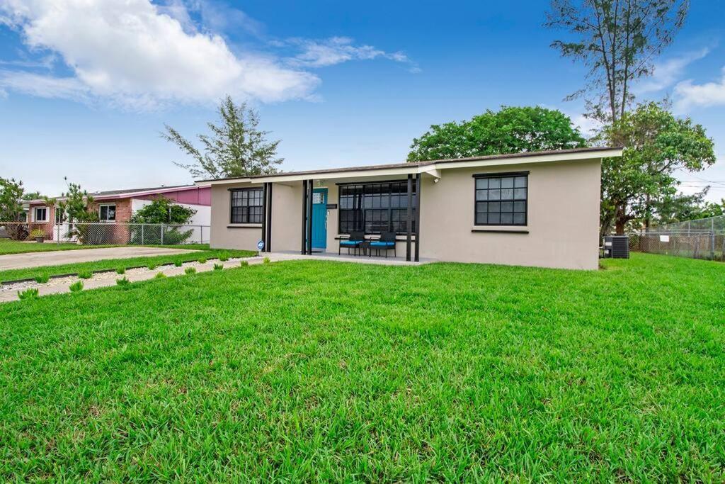 Modern Getaway Near The With For A Boat West Palm Beach