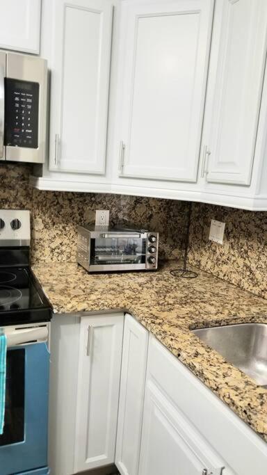 Whole House+renovated+pool+lanai+bbq+close To *