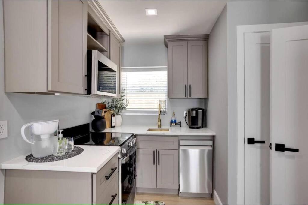 Lytle Palm - Brand New! * West Palm Beach