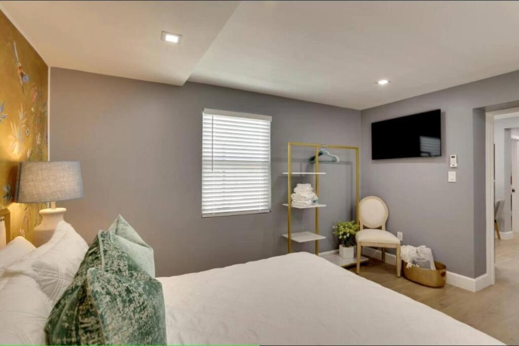 Lytle Palm - Brand New! * West Palm Beach