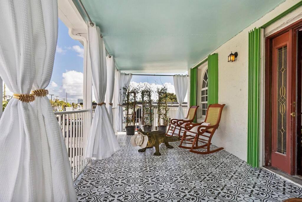 The Golden Alligator 1 - 3 Beds 2 Baths In West Palm Close To Everything