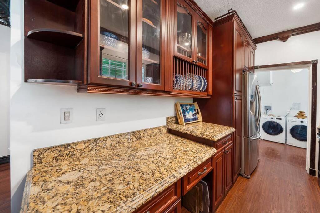 Apartment The Golden Alligator 1 - 3 Beds 2 Baths In West Palm Close To Everything *