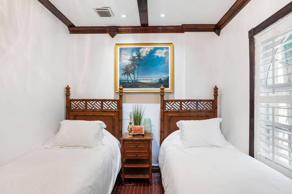The Golden Alligator 1 - 3 Beds 2 Baths In West Palm Close To Everything