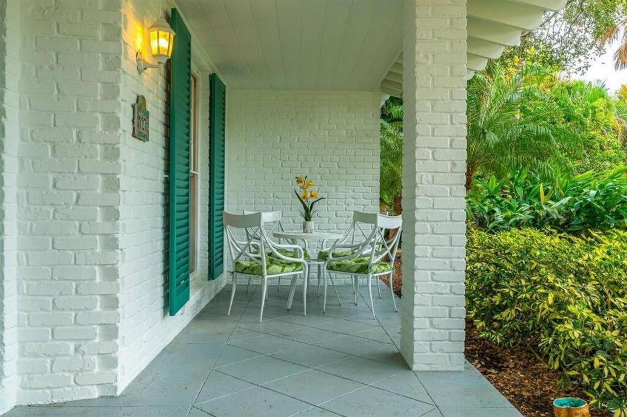 Intracoastal Paradise Walking Distance To Beach! West Palm Beach