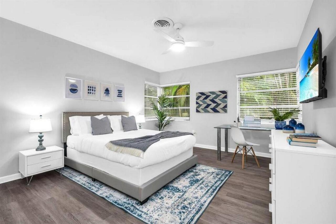 Apartment Intracoastal Paradise Walking Distance To Beach! West Palm Beach