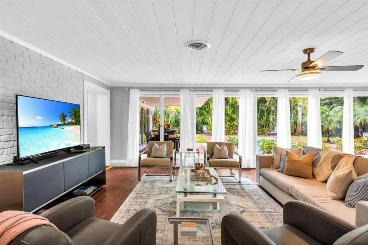 Intracoastal Paradise Walking Distance To Beach! Apartment