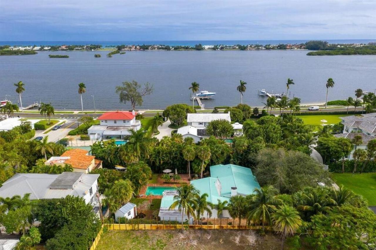 Intracoastal Paradise Walking Distance To Beach!
